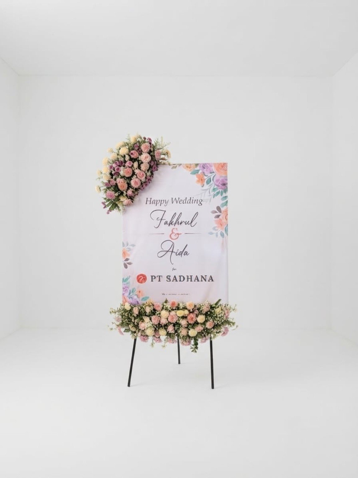 Bunga papan Happy Wedding elegan di Probolinggo
