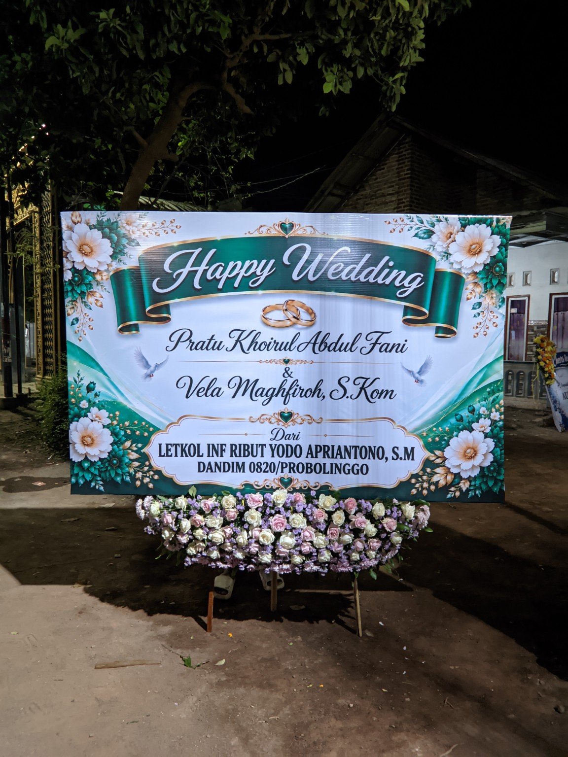 Karangan bunga Happy Wedding Probolinggo